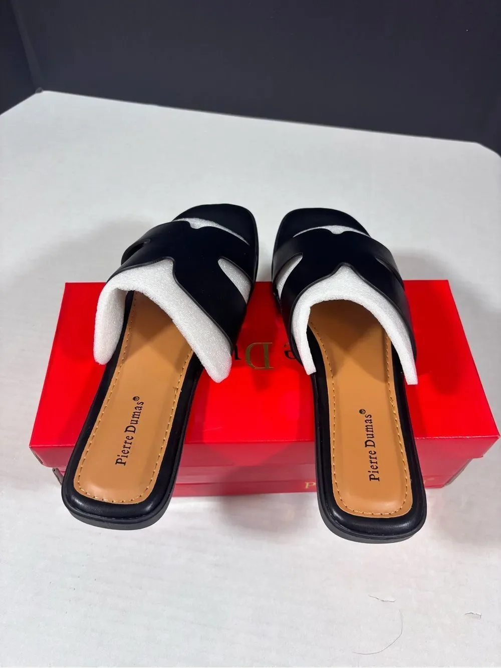 PIERRE DUMAS EMPRESS-29 SANDAL Size 8 Black NEW in box Slide